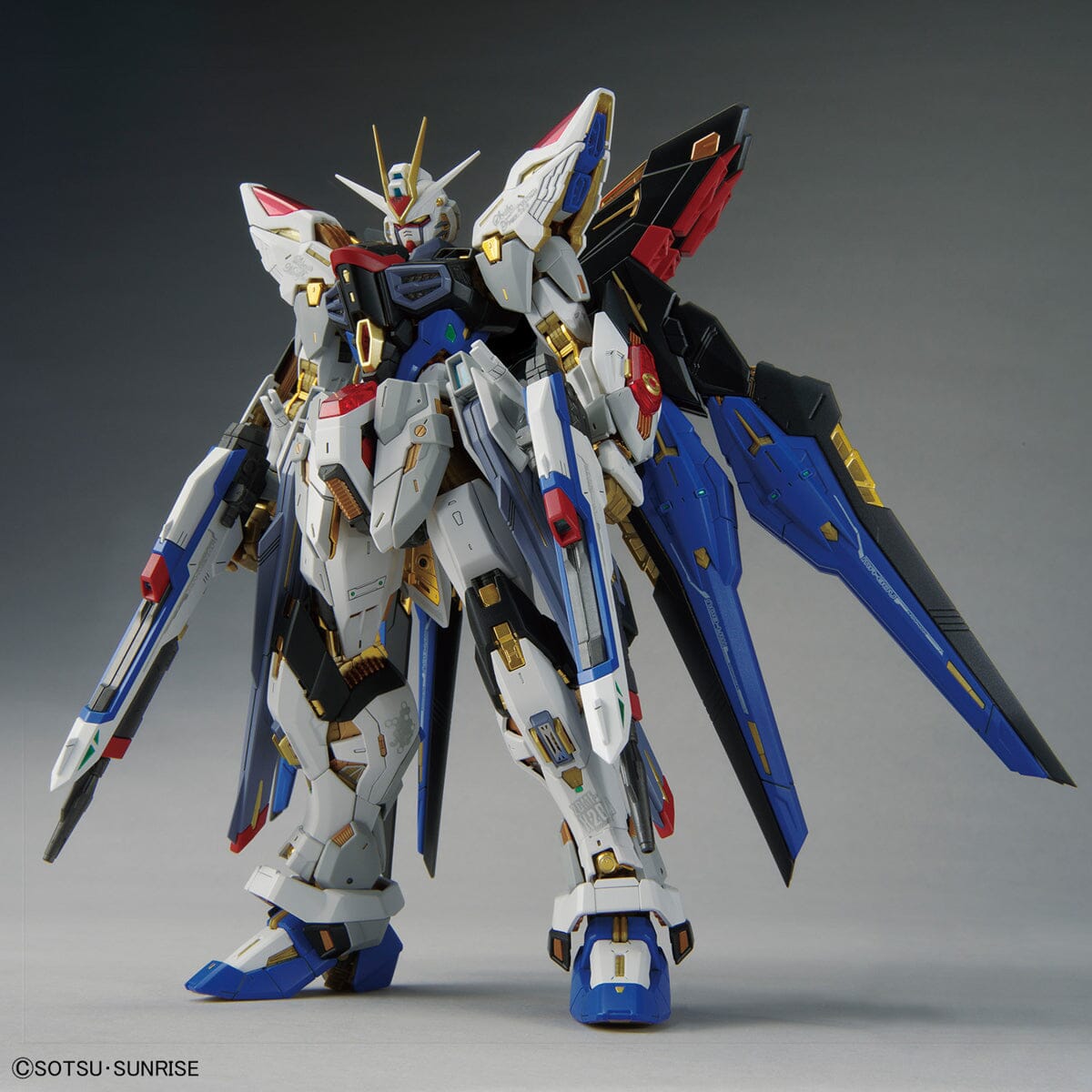 Gunpla: Master Grade Extreme 1/100: Gundam Seed Destiny: Strike Freedom Gundam