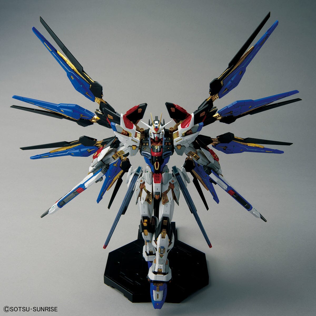 Gunpla: Master Grade Extreme 1/100: Gundam Seed Destiny: Strike Freedom Gundam