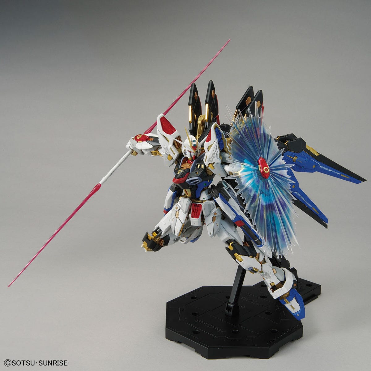Gunpla: Master Grade Extreme 1/100: Gundam Seed Destiny: Strike Freedom Gundam