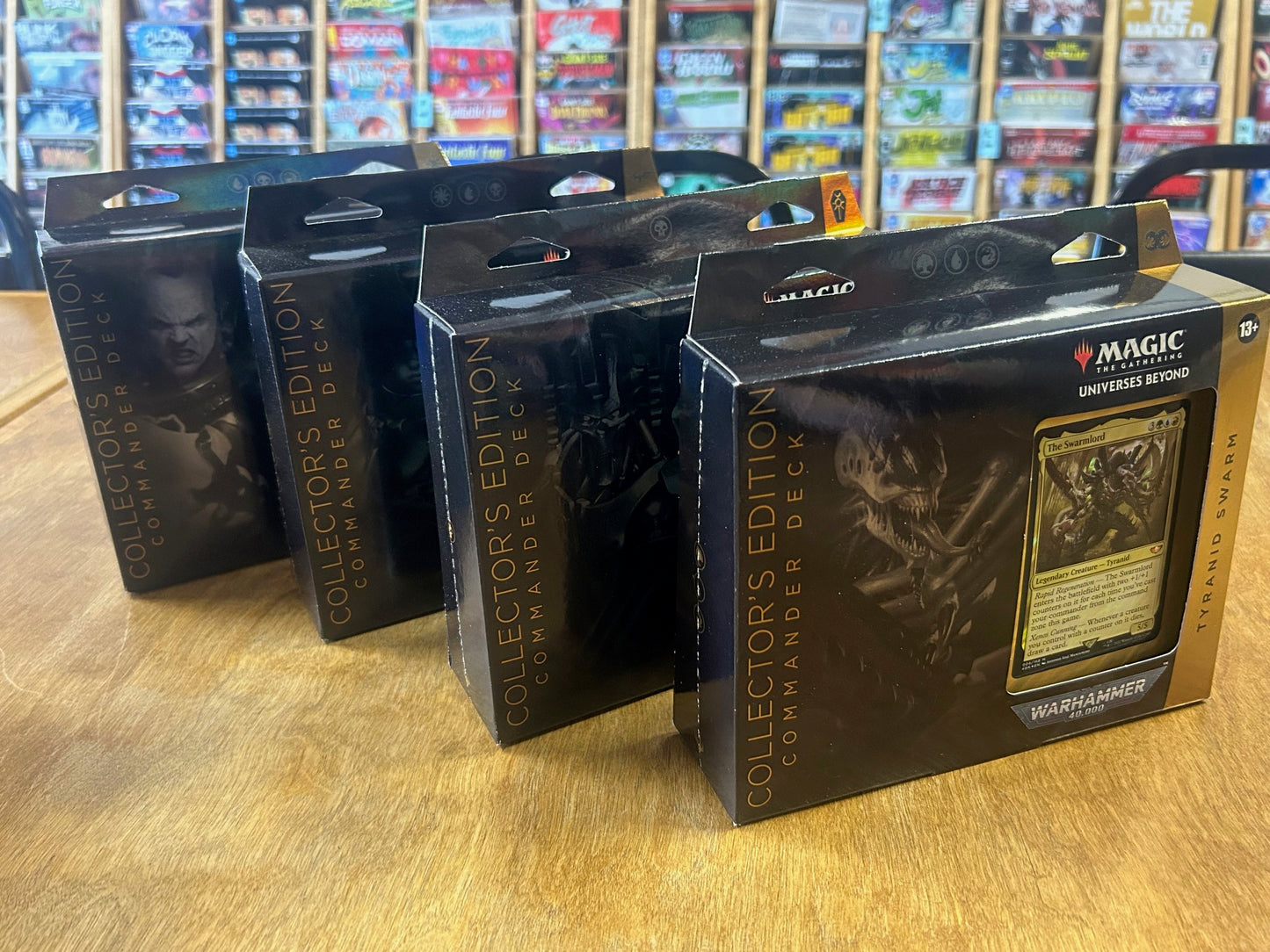 Magic: The Gathering: Universes Beyond Warhammer 40K: Commander Deck Case (Collector's Edition)